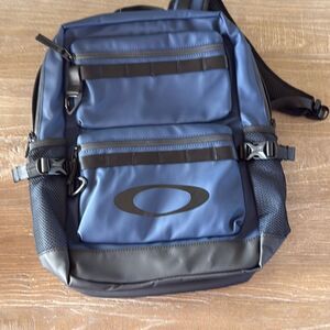 Oakley Rover Backpack in Navy NW